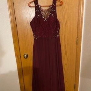 Long Maroon Dress - Prom/Homecoming - Size 13